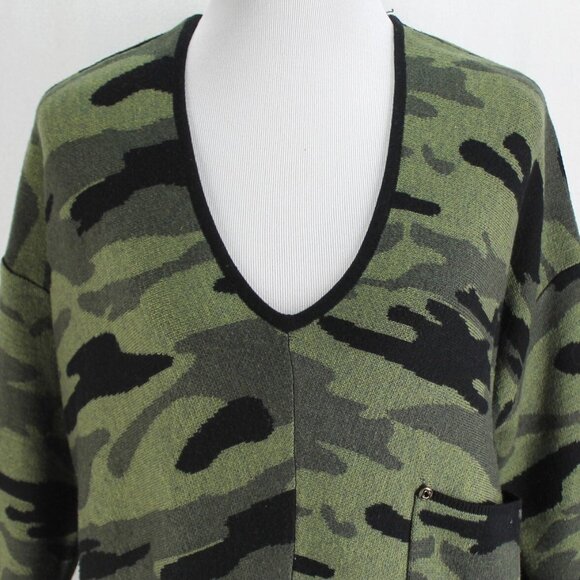 Kerisma Sweater Womens Size S/M Green Camo 3/4 Sleeve V Neck Oversized Pullover - Picture 2 of 7